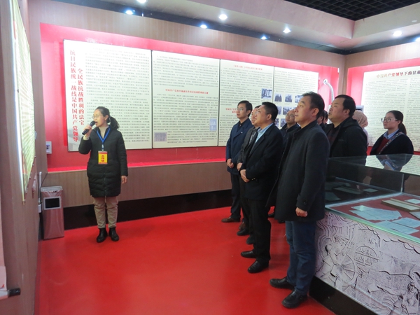 11月14日，张家川公路段党员干部在清水县抗日救亡运动纪念馆开展革命传统教育.jpg